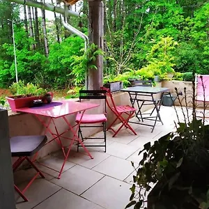 Appartement Babe, Joyeuse